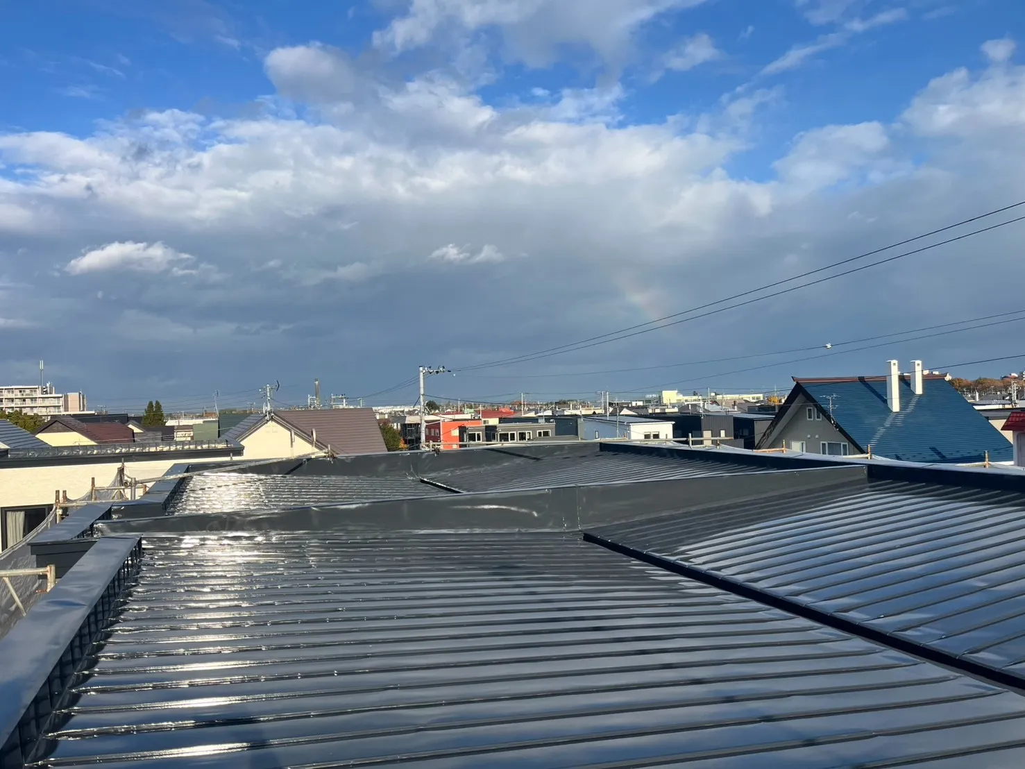 【江別市の有限会社スズキ塗装】本日は札幌市厚別区の現場で久々の好天候
